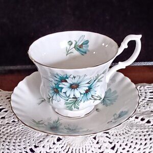 ROYAL ALBERT Marguerite Light Blue with Daisies Teacup and Saucer